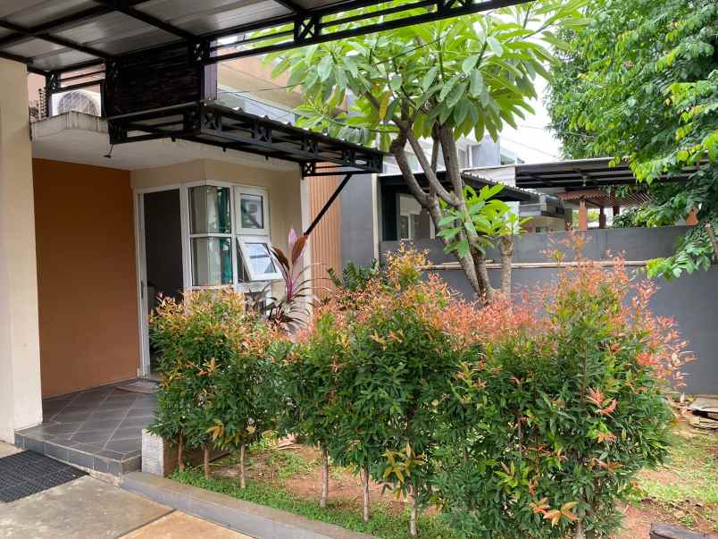 dijual rumah di bukit golf cibubur