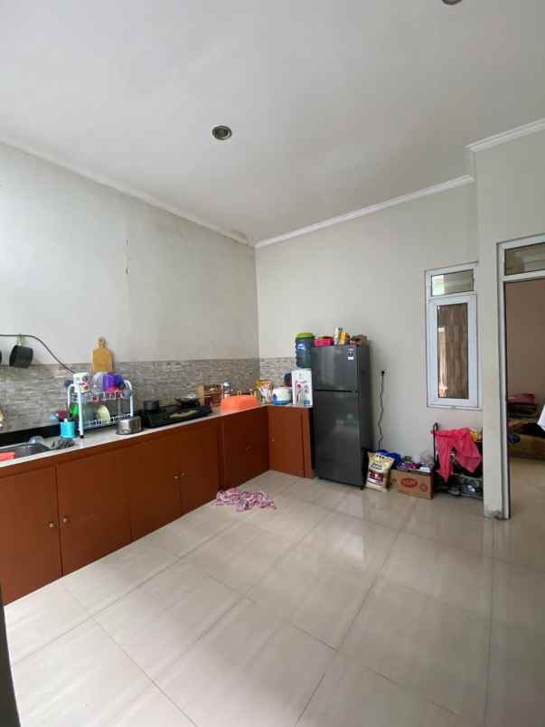 dijual rumah di bukit golf cibubur