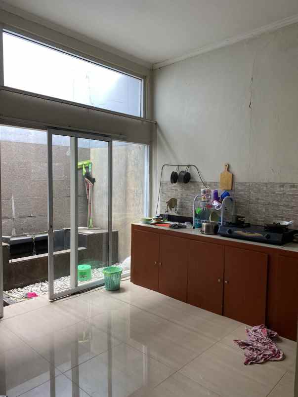 dijual rumah di bukit golf cibubur