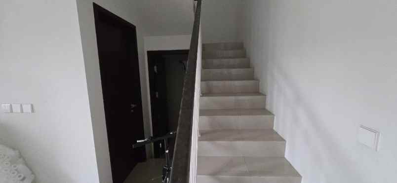 dijual rumah di jakarta garden city
