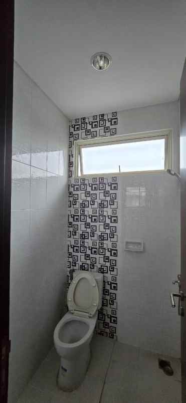 dijual rumah di jakarta garden city