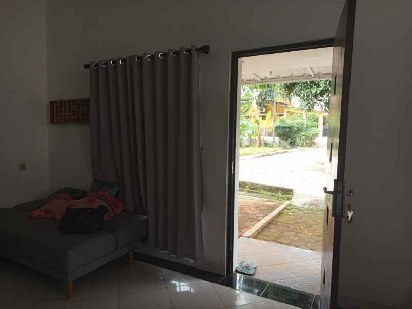 dijual rumah di studio alam