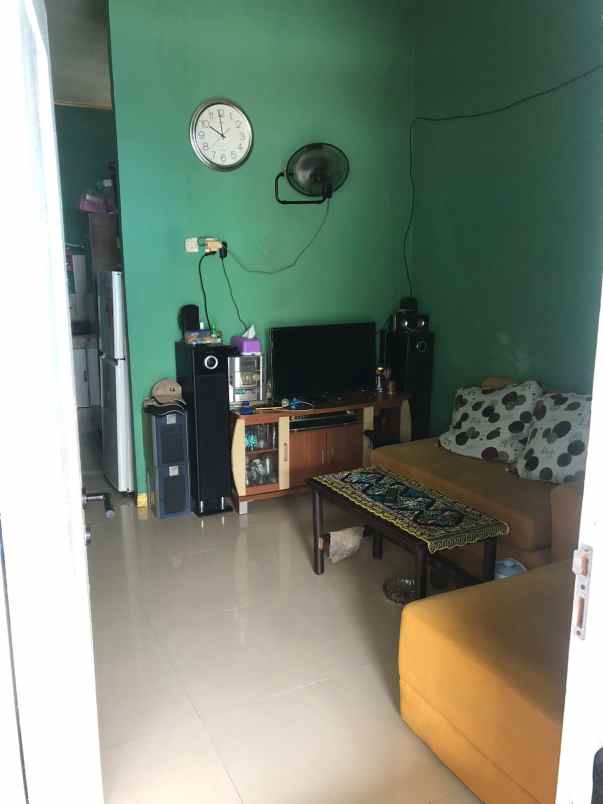 dijual rumah diover kredit rumah semi