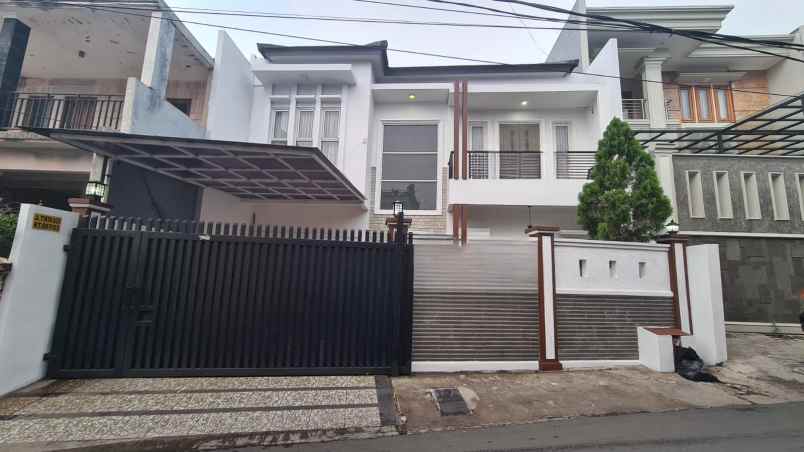 dijual rumah duren sawit