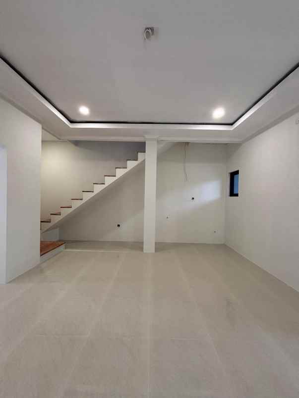 dijual rumah duren sawit