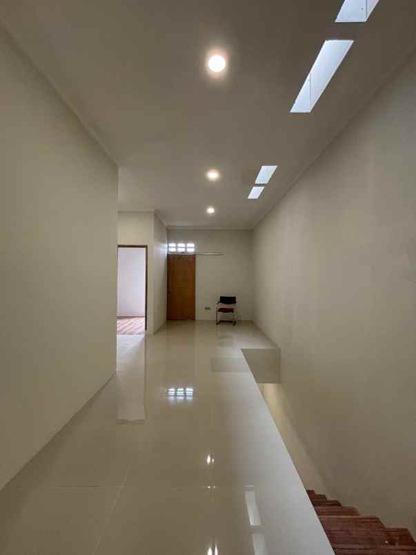 dijual rumah duren sawit