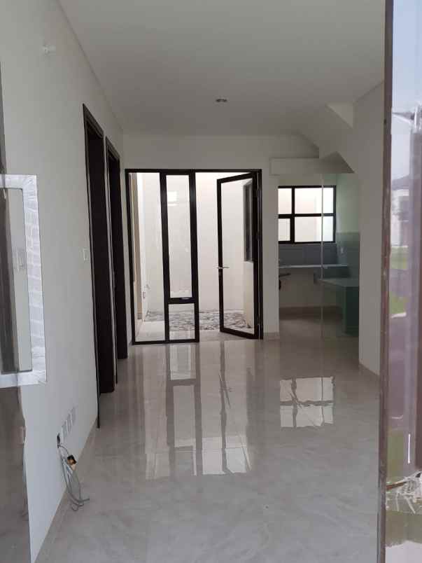dijual rumah enchanta lavon 1 cikupa tangerang