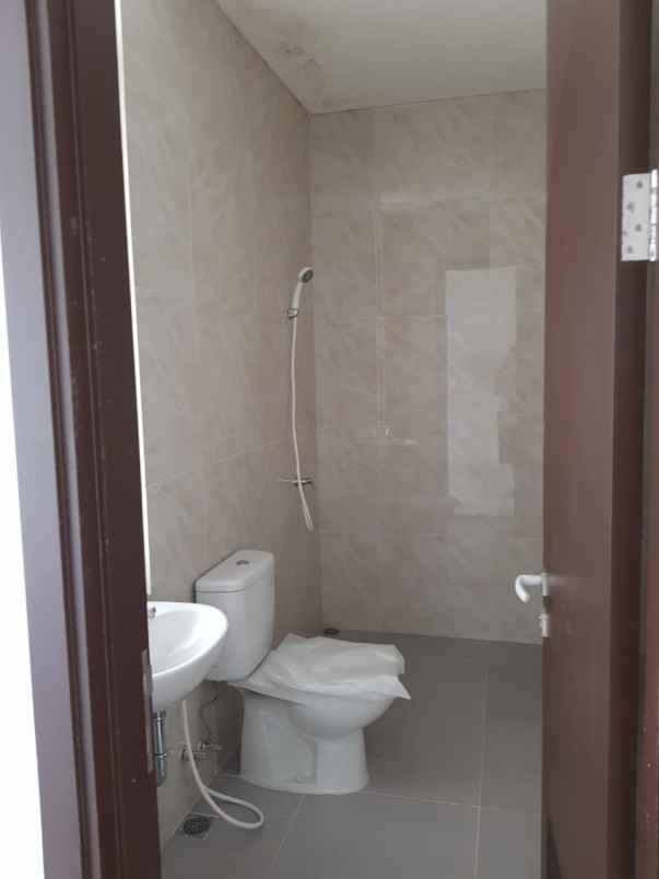 dijual rumah enchanta lavon 1 cikupa tangerang