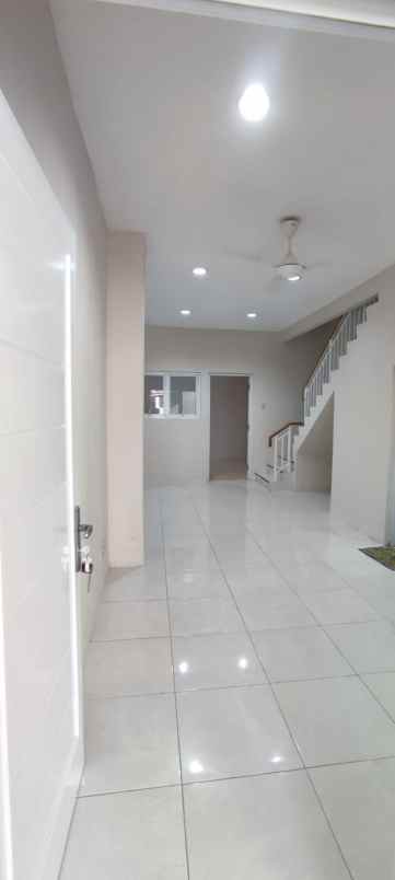 dijual rumah gading griya lestari