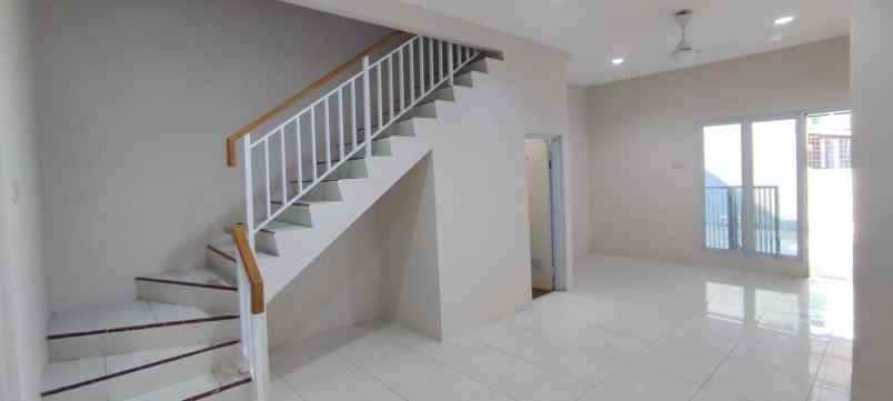 dijual rumah gading griya lestari