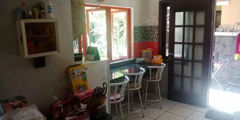 dijual rumah gayungsari barat