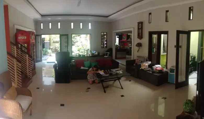 dijual rumah gayungsari barat