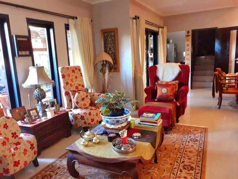 dijual rumah geger kalong permai