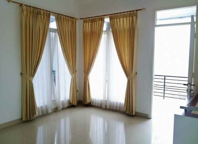 dijual rumah gegerkalong hilir ciwaruga