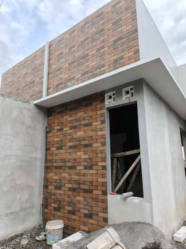 dijual rumah grafika