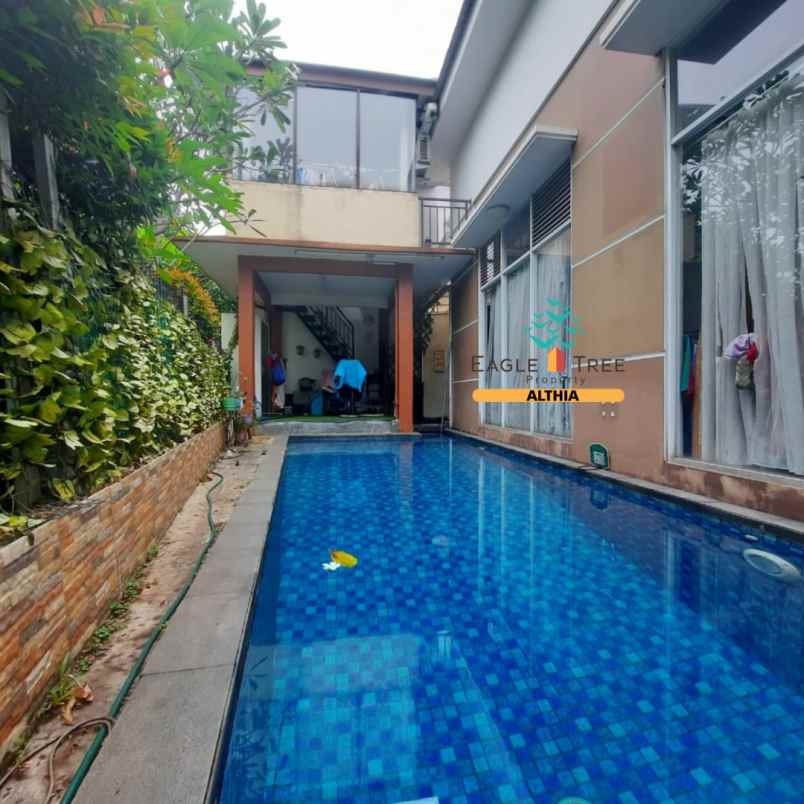 dijual rumah graha raya