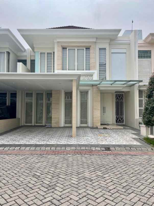 dijual rumah grand island