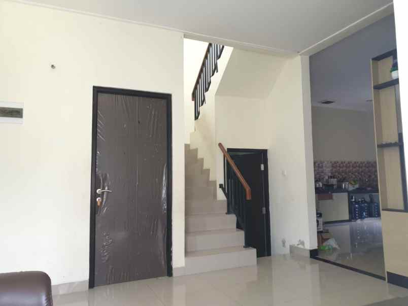 dijual rumah green ara residence kota