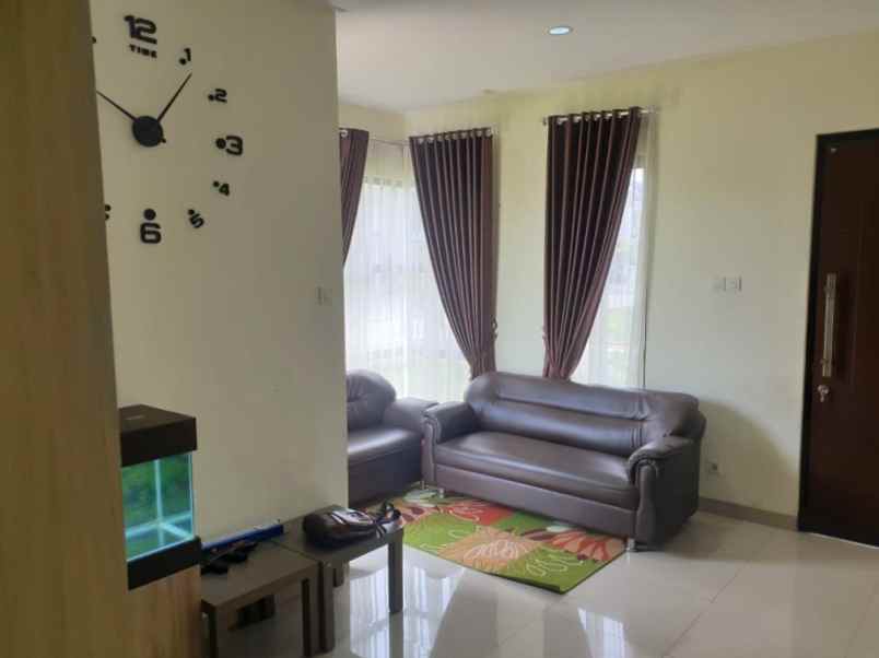 dijual rumah green ara residence kota