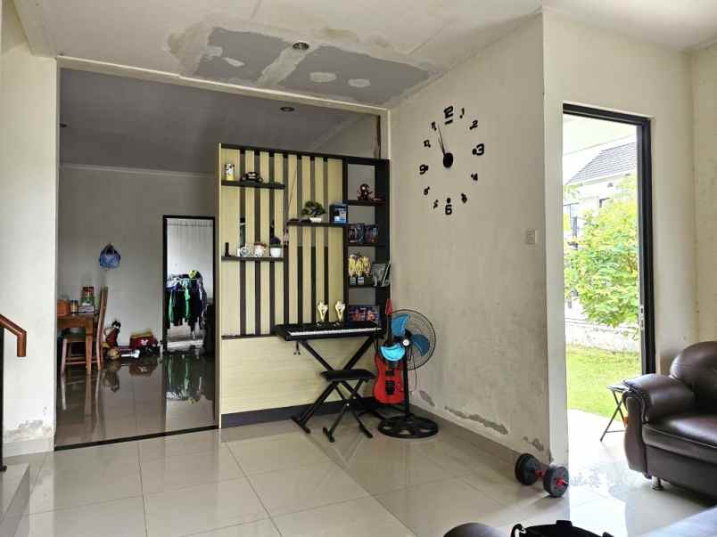 dijual rumah green ara residence kota