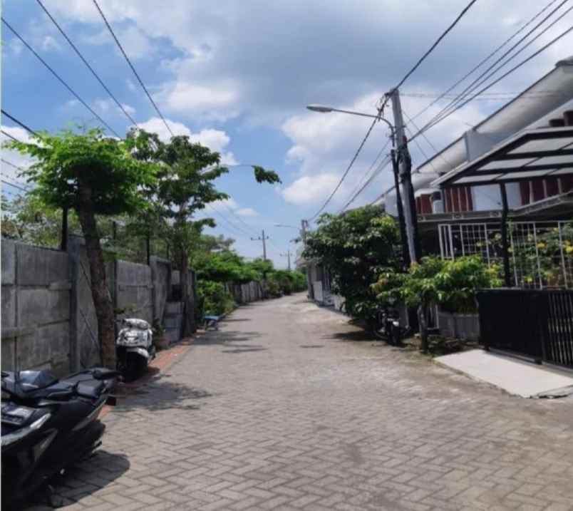 dijual rumah green semanggi mangrove