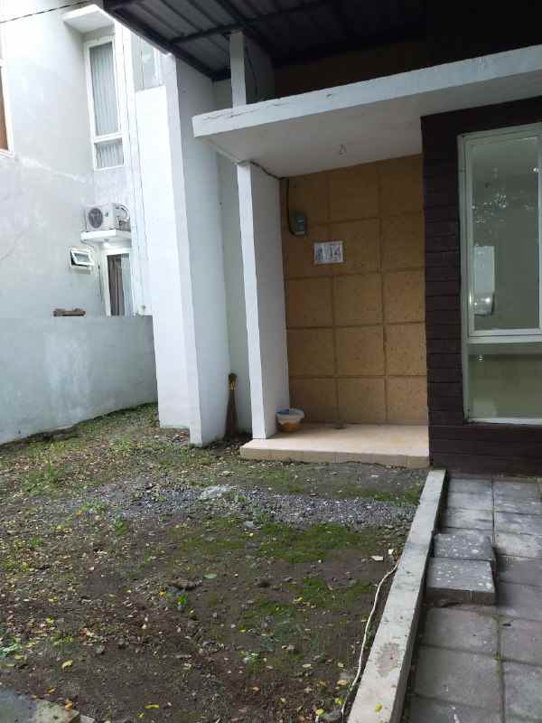 dijual rumah green semanggi mangrove