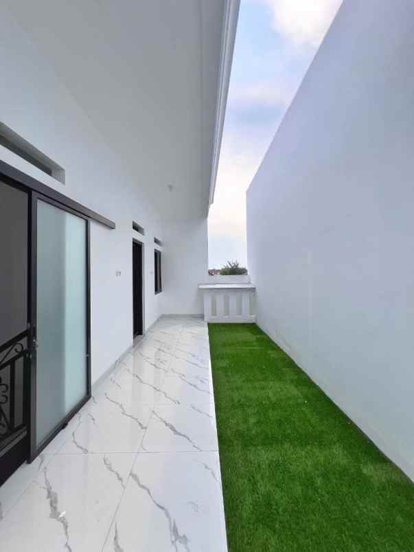 dijual rumah griya batu tulis condet