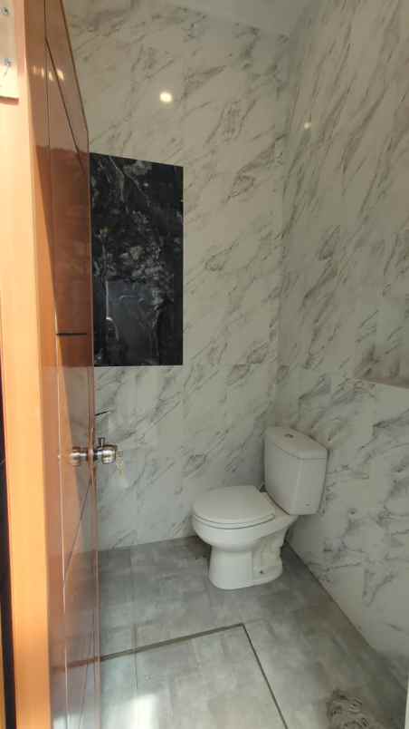 dijual rumah griya loka bsd city tangsel