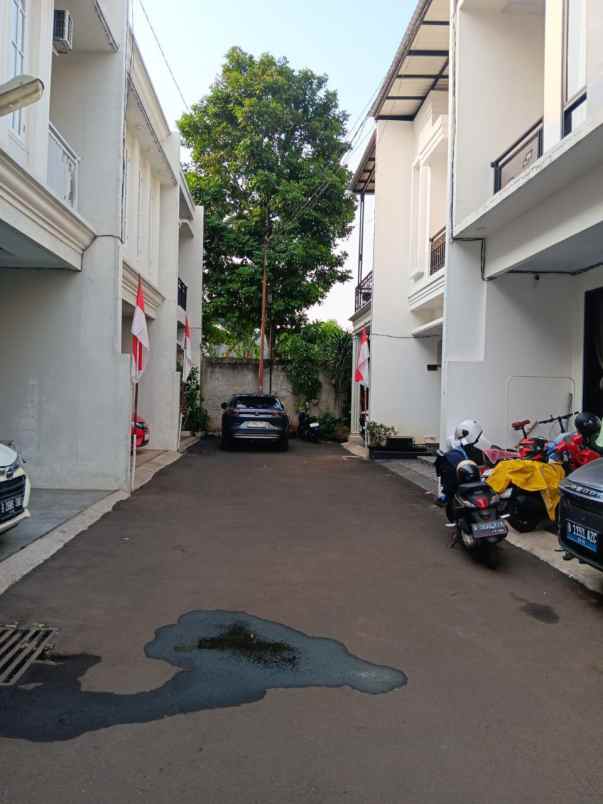 dijual rumah gs17