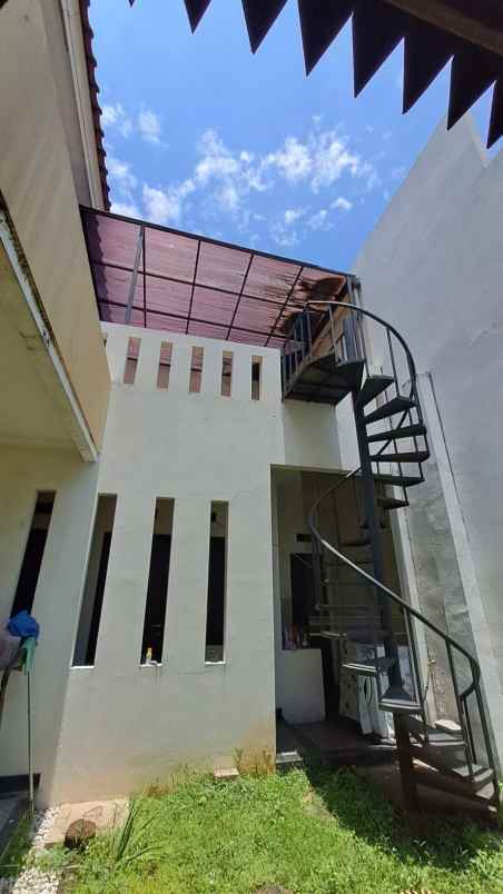 dijual rumah harapan indah cluster