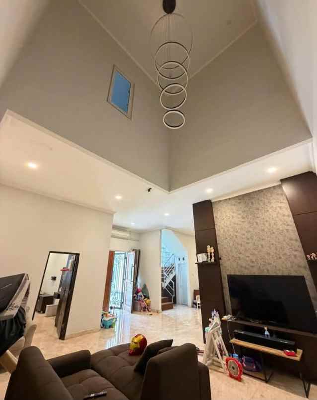 dijual rumah hook full furnished cibubur country