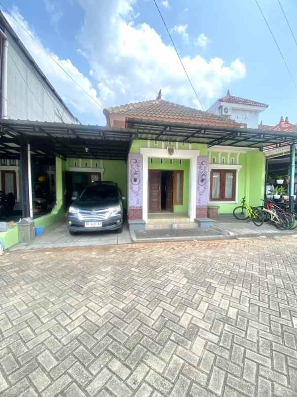 dijual rumah imogiri barat