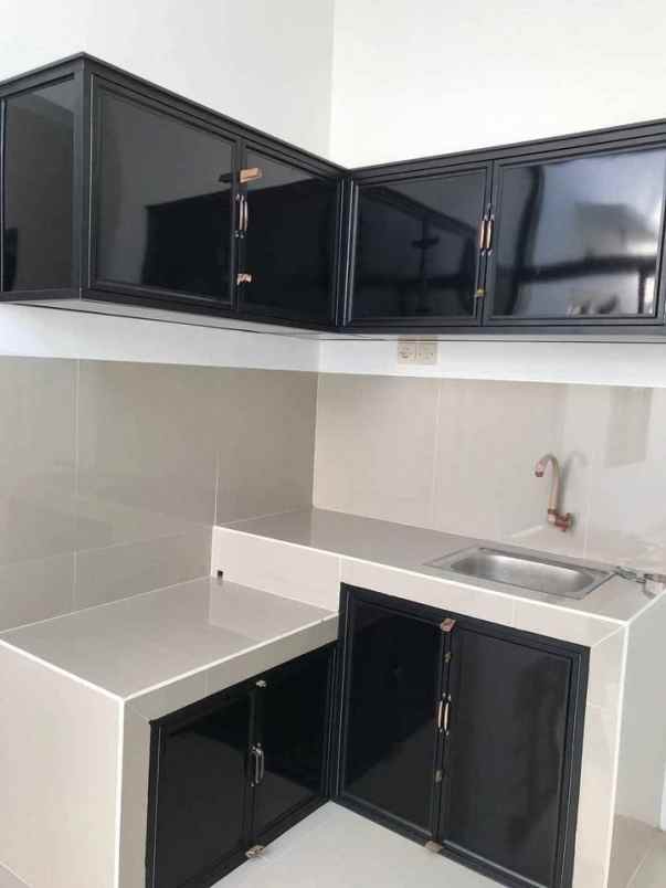 dijual rumah istana bandara residence