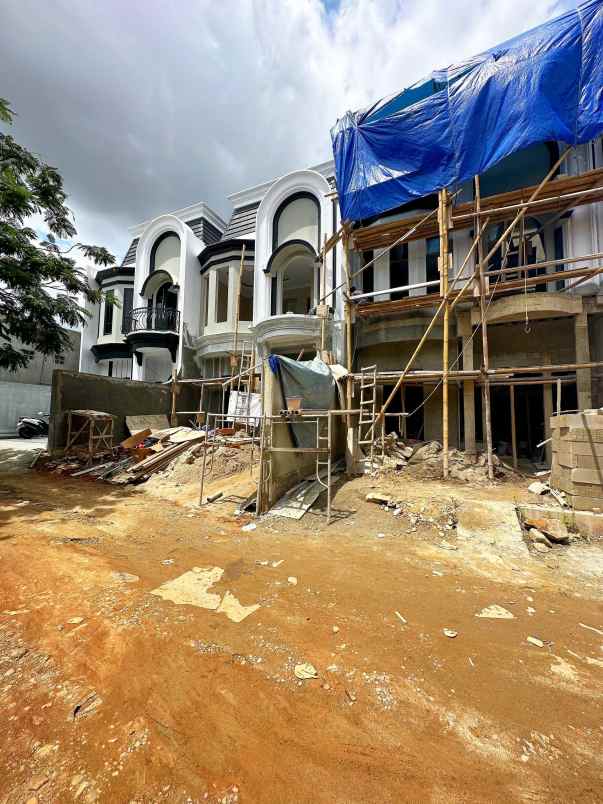 dijual rumah jagakarsa