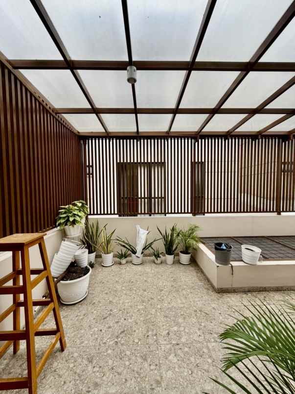 dijual rumah jakarta garden city