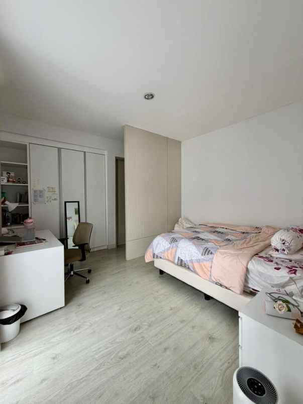 dijual rumah jakarta garden city