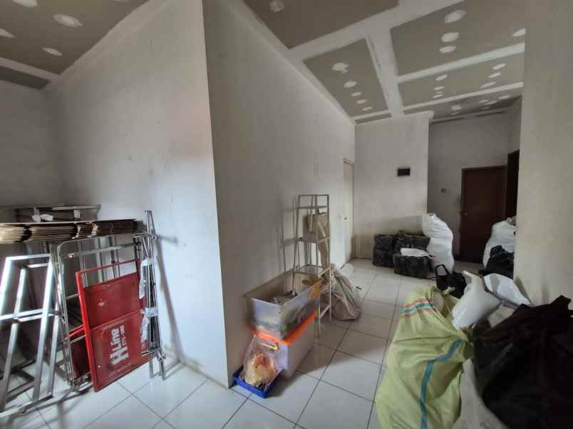 dijual rumah jakasetia
