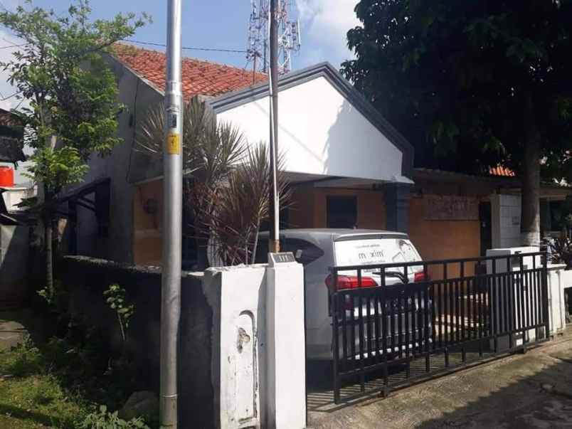 dijual rumah jakbar 850jt shm