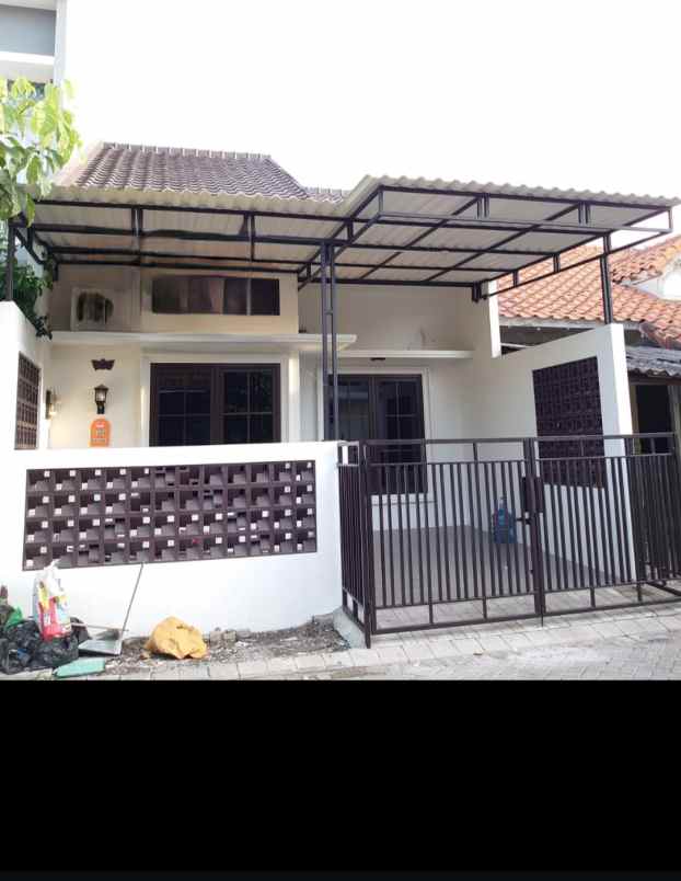 dijual rumah jalan bukit palma