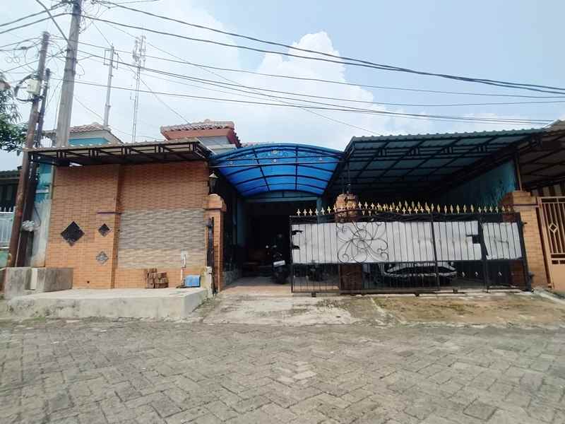 dijual rumah jalan bukit rivaria