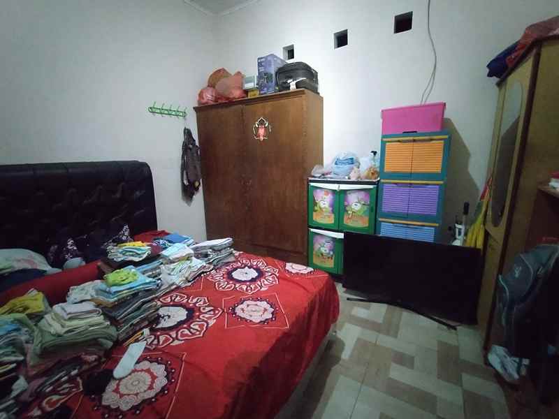 dijual rumah jalan bukit rivaria