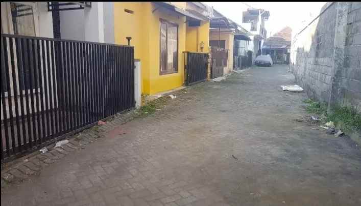 dijual rumah jalan dewandaru dalam