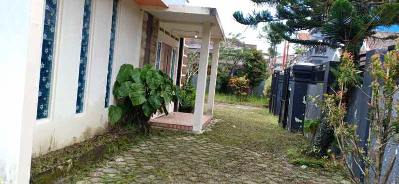 dijual rumah jalan dewi sartika