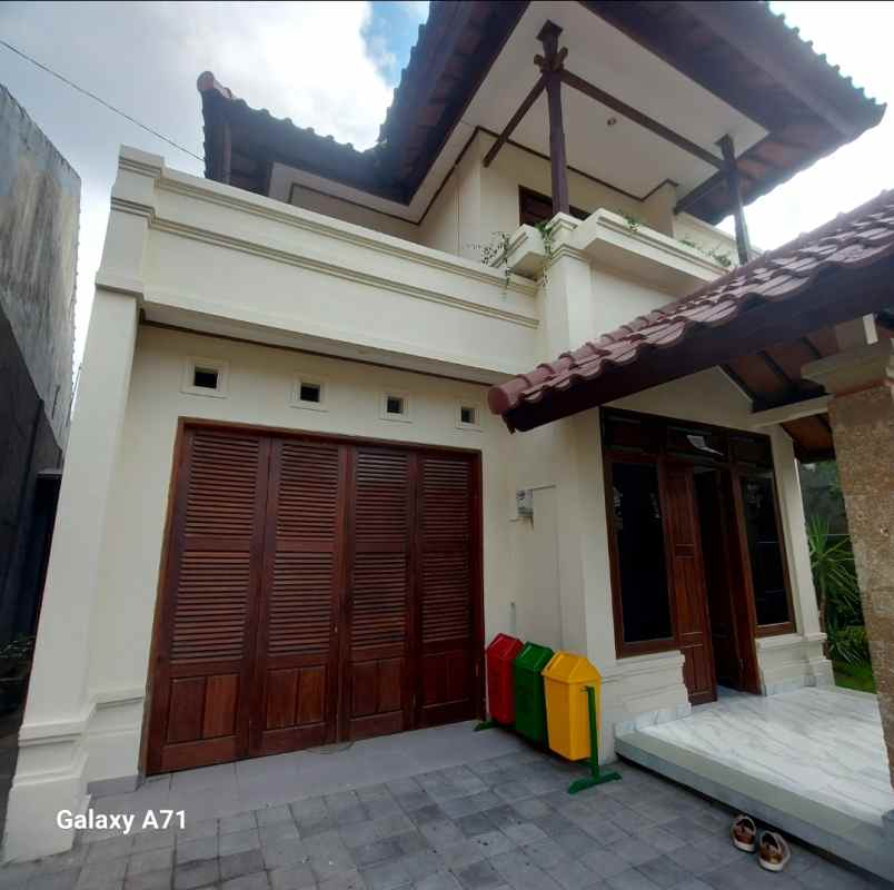 dijual rumah jalan gatot subroto tengah