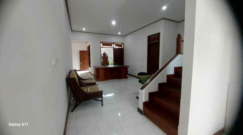 dijual rumah jalan gatot subroto tengah