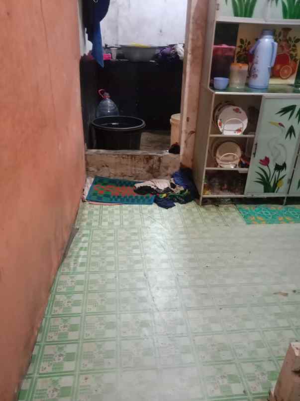 dijual rumah jalan kampung cihampelas