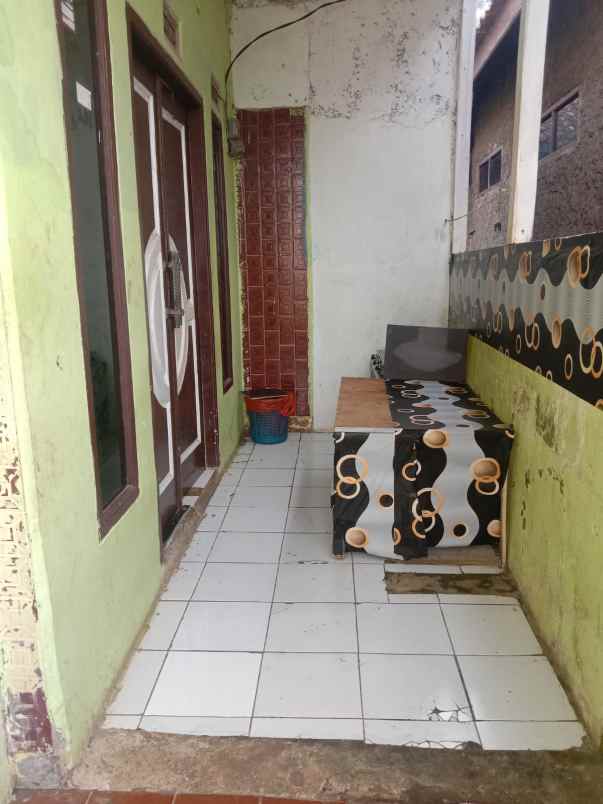 dijual rumah jalan kampung cihampelas