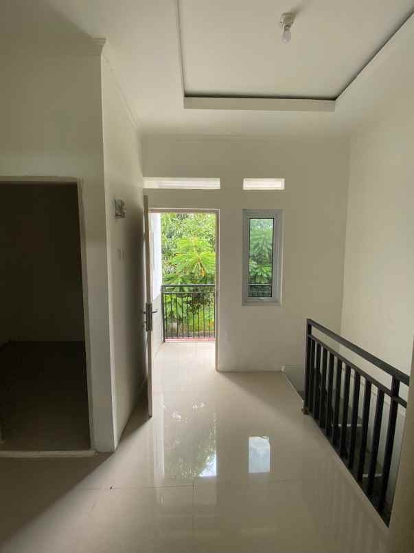 dijual rumah jalan ketapang beji depok
