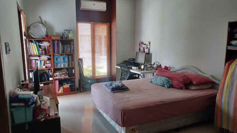 dijual rumah jalan mampang residance