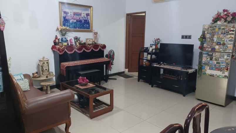 dijual rumah jalan mampang residance